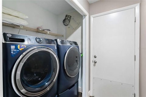 House in Clearwater, Florida 2 bedrooms, 138.24 sq.m. № 1907781 - photo 28
