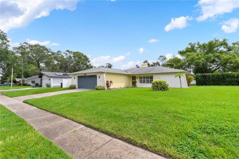 House in Clearwater, Florida 2 bedrooms, 138.24 sq.m. № 1907781 - photo 1