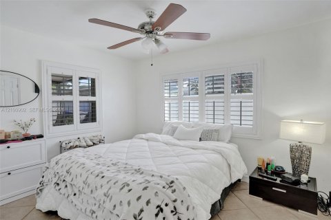 House in Hollywood, Florida 3 bedrooms № 2402470 - photo 17