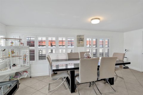 House in Hollywood, Florida 3 bedrooms № 2402470 - photo 14