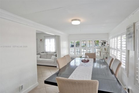 House in Hollywood, Florida 3 bedrooms № 2402470 - photo 15