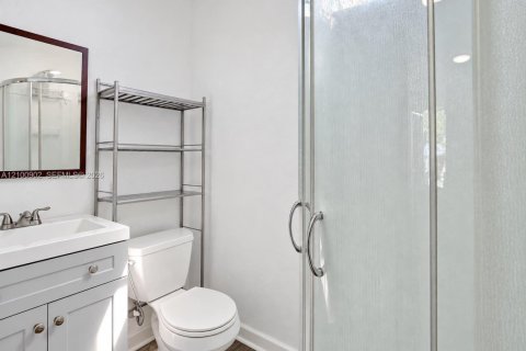House in Hollywood, Florida 3 bedrooms № 2402470 - photo 25