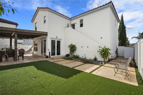 Villa ou maison à vendre à Miami, Floride: 4 chambres, 245.26 m2 № 2064879 - photo 28