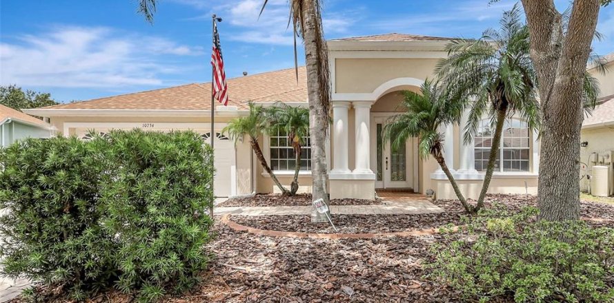 House in Riverview, Florida 4 bedrooms, 242.66 sq.m. № 1778649