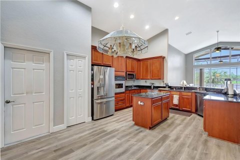 House in Riverview, Florida 4 bedrooms, 242.66 sq.m. № 1778649 - photo 10