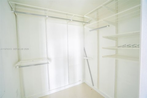 Купить кондоминиум в Майами, Флорида 1 спальня, 76.18м2, № 2036540 - фото 14