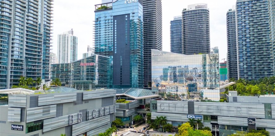 Кондоминиум с 1 спальней в Майами, Флорида № 2036540