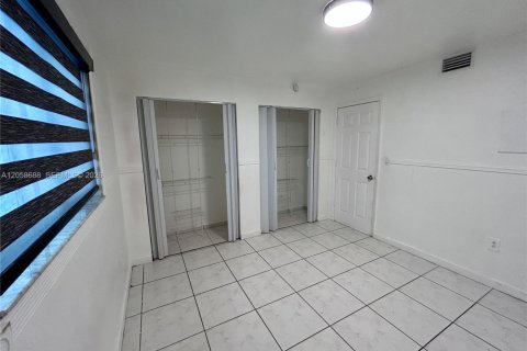 Copropriété à louer à Hialeah, Floride: 2 chambres, 87.89 m2 № 2169038 - photo 7