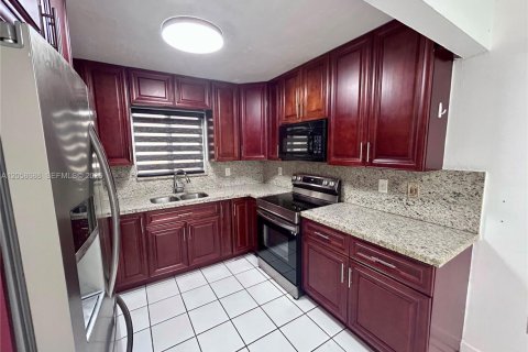Condo à Hialeah, Floride, 2 chambres  № 2169038