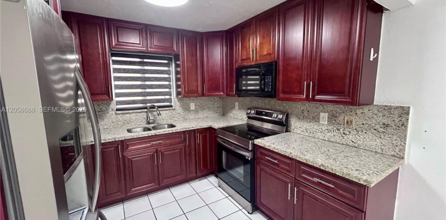 Condo à Hialeah, Floride, 2 chambres  № 2169038
