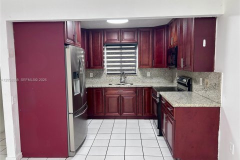 Copropriété à louer à Hialeah, Floride: 2 chambres, 87.89 m2 № 2169038 - photo 2