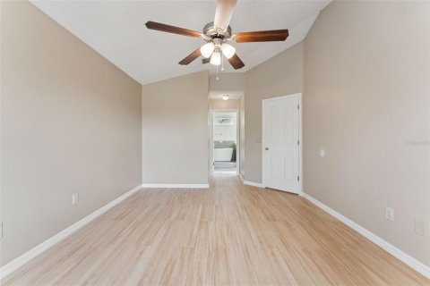 Condo in Apopka, Florida, 3 bedrooms № 2395957 - photo 9