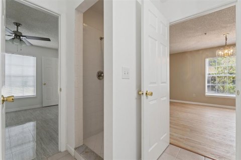 Condo in Apopka, Florida, 3 bedrooms № 2395957 - photo 14