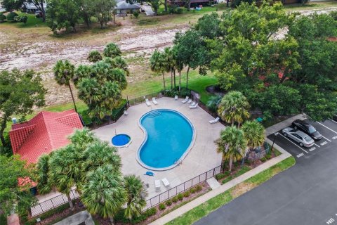 Condo in Apopka, Florida, 3 bedrooms № 2395957 - photo 22