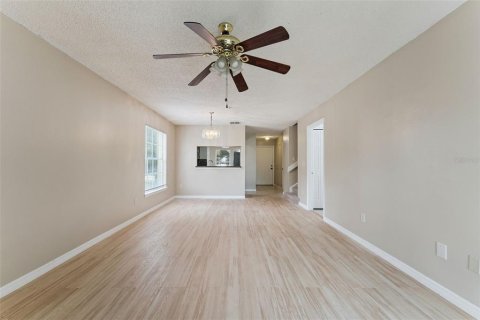 Condo in Apopka, Florida, 3 bedrooms № 2395957 - photo 3