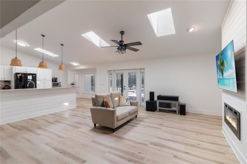 House in Orlando, Florida 3 bedrooms, 195.37 sq.m. № 1873804 - photo 7