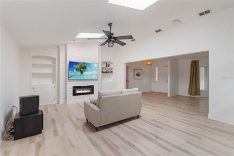House in Orlando, Florida 3 bedrooms, 195.37 sq.m. № 1873804 - photo 8