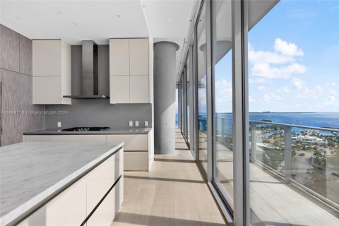 Condo in Miami, Florida, 5 bedrooms  № 1454747 - photo 30