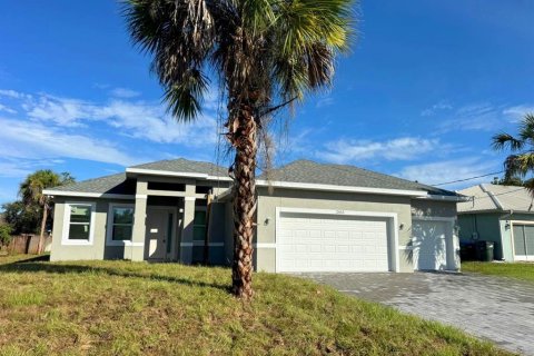 Villa ou maison à vendre à North Port, Floride: 3 chambres, 170.85 m2 № 1908964 - photo 1
