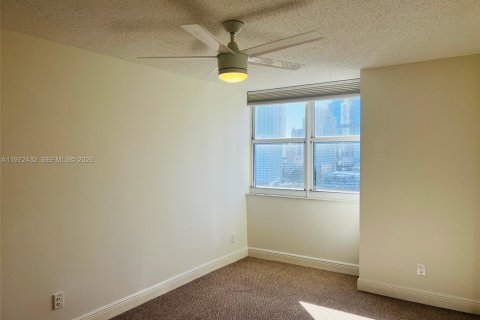 Condo in Miami, Florida, 2 bedrooms  № 2034013 - photo 21