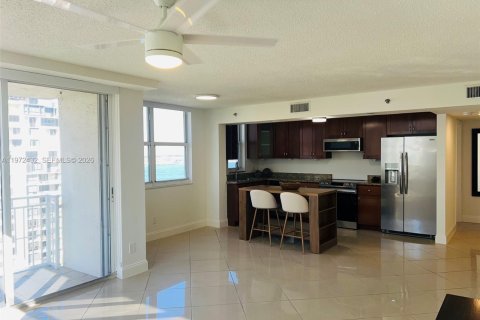 Condo in Miami, Florida, 2 bedrooms  № 2034013 - photo 20