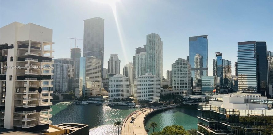 Condo in Miami, Florida, 2 bedrooms  № 2034013