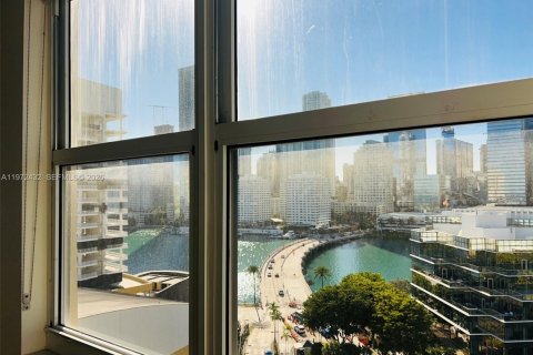 Condo in Miami, Florida, 2 bedrooms  № 2034013 - photo 30