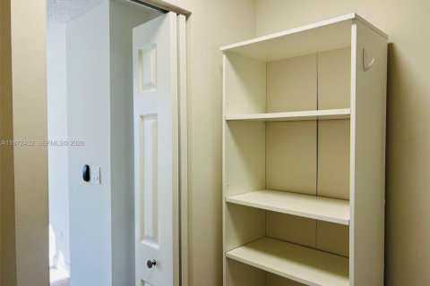 Condo in Miami, Florida, 2 bedrooms  № 2034013 - photo 22