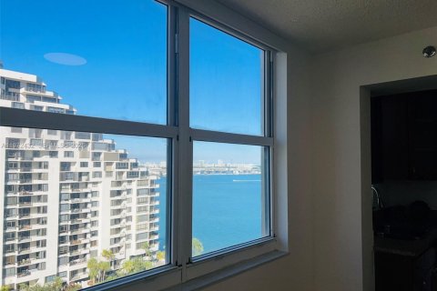 Condo in Miami, Florida, 2 bedrooms  № 2034013 - photo 29