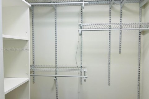 Condo in Miami, Florida, 2 bedrooms  № 2034013 - photo 26