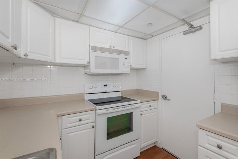 Copropriété à vendre à Miami Beach, Floride: 1 chambre, 90.12 m2 № 1944045 - photo 12