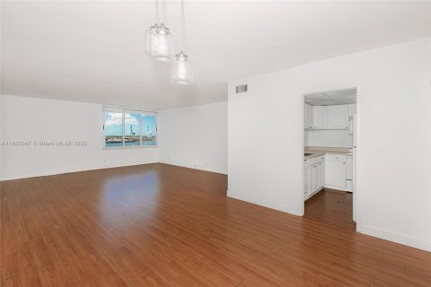 Copropriété à vendre à Miami Beach, Floride: 1 chambre, 90.12 m2 № 1944045 - photo 4