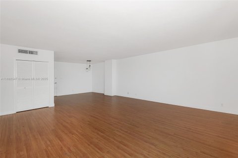 Copropriété à vendre à Miami Beach, Floride: 1 chambre, 90.12 m2 № 1944045 - photo 7