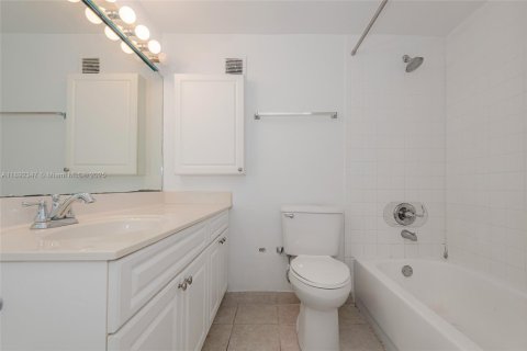 Copropriété à vendre à Miami Beach, Floride: 1 chambre, 90.12 m2 № 1944045 - photo 22