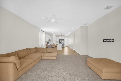 House in Winter Haven, Florida 4 bedrooms, 179.86 sq.m. № 2114431 - photo 7