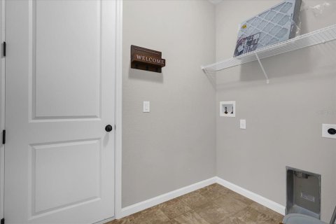 House in Winter Haven, Florida 4 bedrooms, 179.86 sq.m. № 2114431 - photo 19