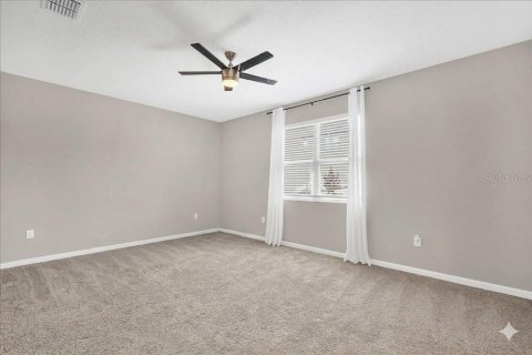 House in Winter Haven, Florida 4 bedrooms, 179.86 sq.m. № 2114431 - photo 11