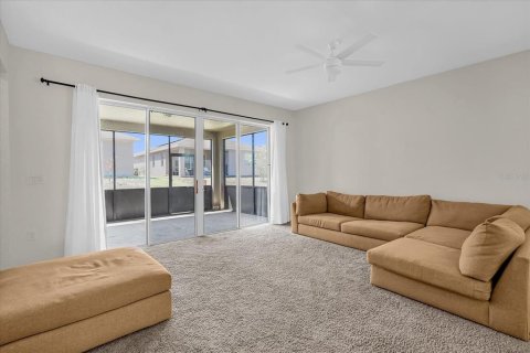 House in Winter Haven, Florida 4 bedrooms, 179.86 sq.m. № 2114431 - photo 6