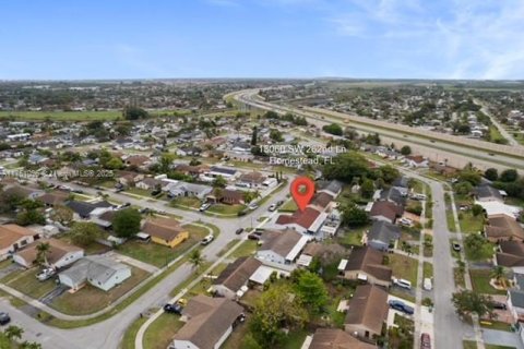 House in Homestead, Florida 4 bedrooms, 148.83 sq.m. № 1868642 - photo 6