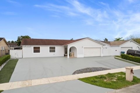 House in Homestead, Florida 4 bedrooms, 148.83 sq.m. № 1868642 - photo 2
