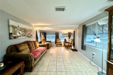 Villa ou maison à vendre à Largo, Floride: 2 chambres, 73.58 m2 № 2142159 - photo 2