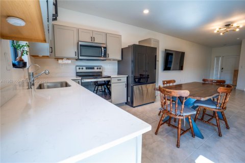 Adosado en alquiler en Florida City, Florida, 3 dormitorios, 127.83 m2 № 2008797 - foto 6