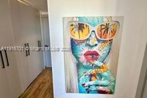 Copropriété à louer à Hollywood, Floride: 2 chambres, 118.54 m2 № 2037982 - photo 19