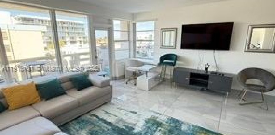 Condo à Hollywood, Floride, 2 chambres  № 2037982