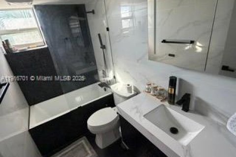 Copropriété à louer à Hollywood, Floride: 2 chambres, 118.54 m2 № 2037982 - photo 11