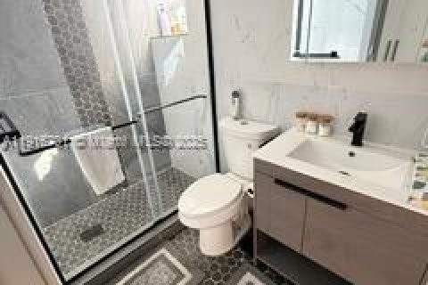 Copropriété à louer à Hollywood, Floride: 2 chambres, 118.54 m2 № 2037982 - photo 16