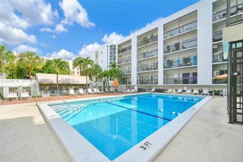 Appartement à louer à Sunny Isles Beach, Floride: 1 chambre, 74.88 m2 № 2086212 - photo 2