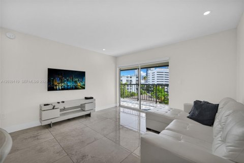 Appartement à louer à Sunny Isles Beach, Floride: 1 chambre, 74.88 m2 № 2086212 - photo 17