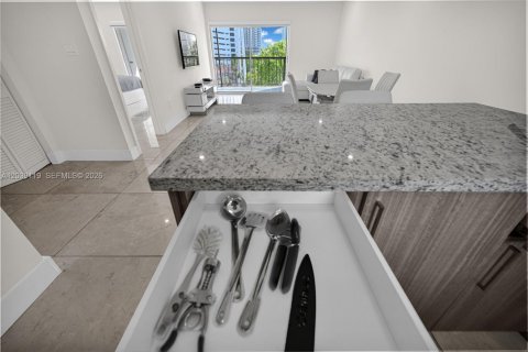 Appartement à louer à Sunny Isles Beach, Floride: 1 chambre, 74.88 m2 № 2086212 - photo 9