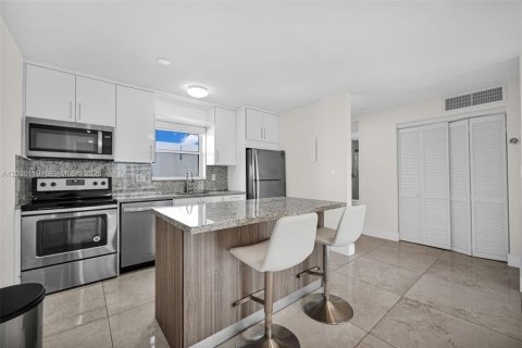 Appartement à louer à Sunny Isles Beach, Floride: 1 chambre, 74.88 m2 № 2086212 - photo 16